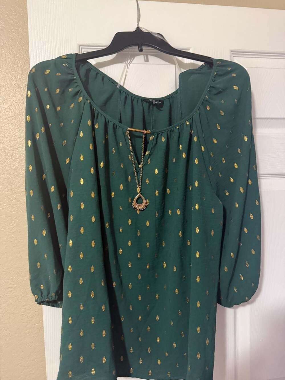Mlle Gabrielle Unique Spectrum Green Gold Foil Print Blouse with Necklace Size 3